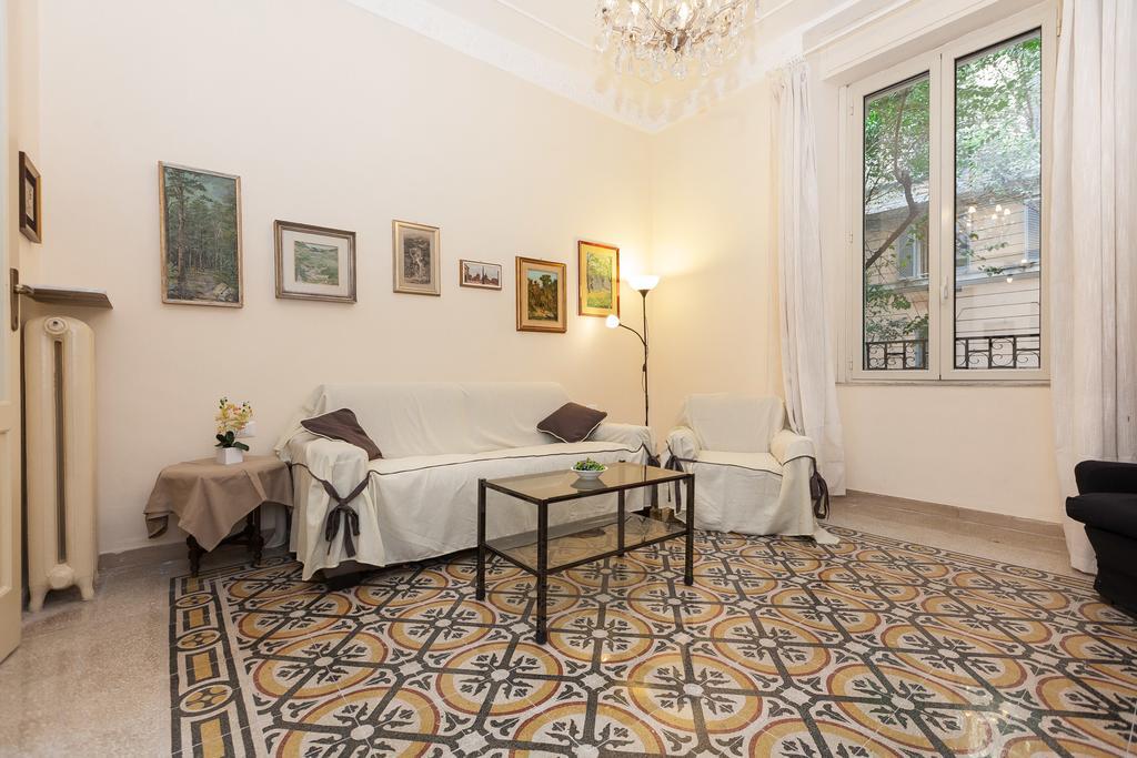 Betty Holiday Valadier Rome Buitenkant foto